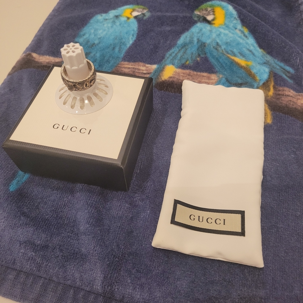 Gucci feline head sterling silver ring size 20